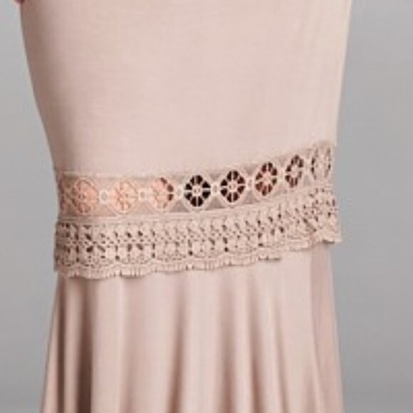NEW Curvy Plus 1X-3X Stretchy Mermaid Lace Inset Maxi Skirt in Taupe - Picture 5 of 8